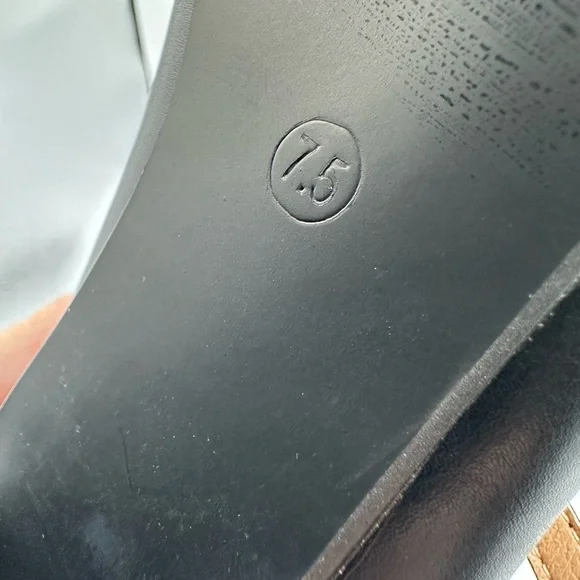 Elegant Black Mary Jane Heels - Picture 8 of 14